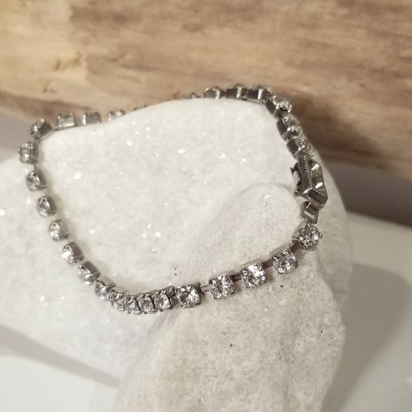 Vintage Rhinestone Bracelet - Picture 7 of 7
